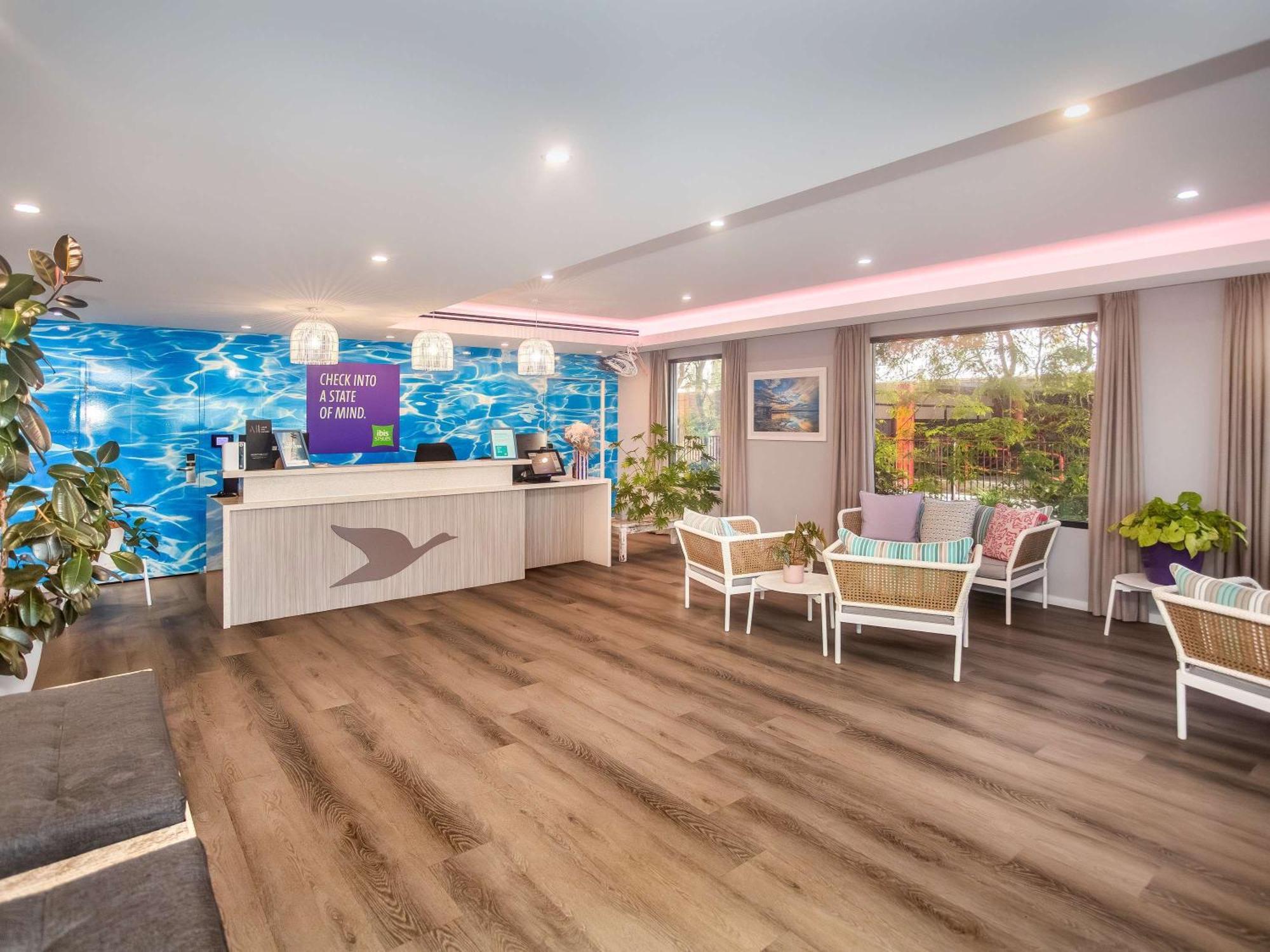 Отель Ibis Styles The Зе-Энтранс Экстерьер фото