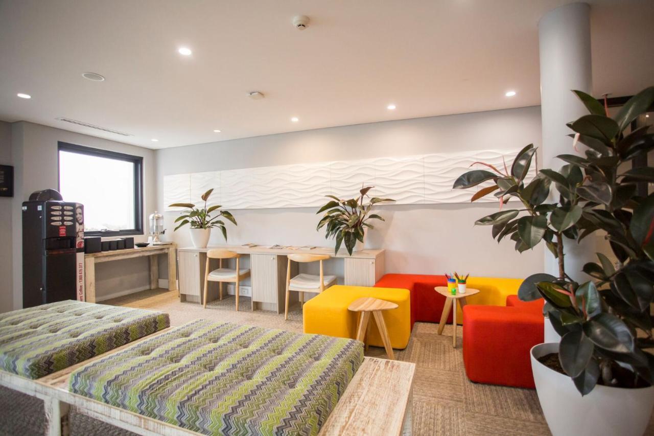 Отель Ibis Styles The Зе-Энтранс Экстерьер фото